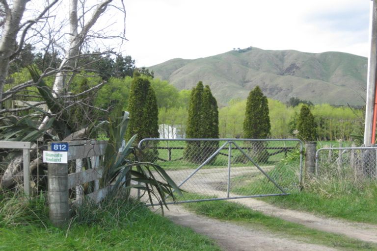 Photo of property in 812 Makerua Road, Tokomaru, Palmerston North, 4474