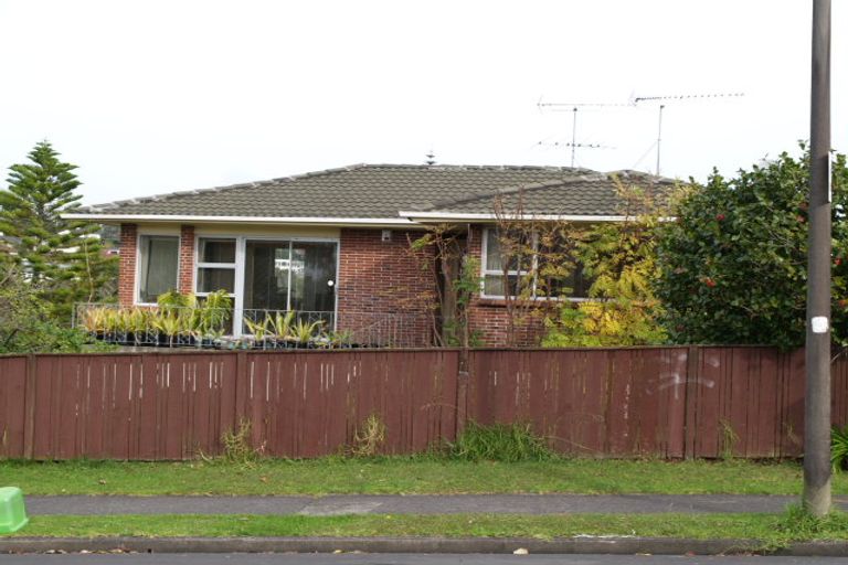 Photo of property in 35 Advene Road, Cockle Bay, Auckland, 2014