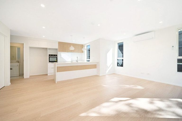 Photo of property in 24d Pipitea Place, Massey, Auckland, 0614