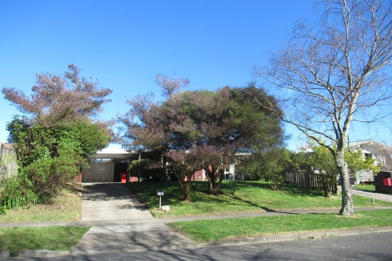 Photo of property in 16 Montana Road, Totara Park, Upper Hutt, 5018