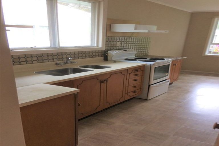 Photo of property in 1/38 Woodside Avenue, Northcote, Auckland, 0627