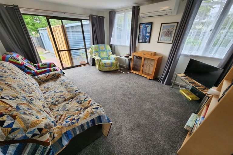 Photo of property in 100 Middlepark Road, Sockburn, Christchurch, 8042