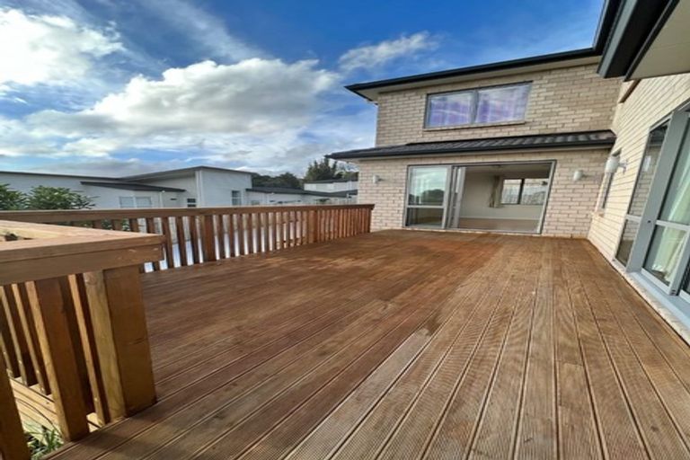 Photo of property in 10 Bridget Court, Red Beach, 0932