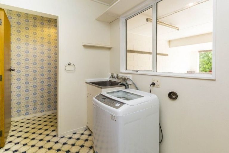 Photo of property in 3/8 Wai-iti Crescent, Woburn, Lower Hutt, 5010