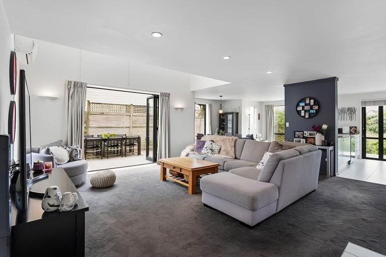 Photo of property in 27 Tamaki Drive, Pakuranga, Auckland, 2010