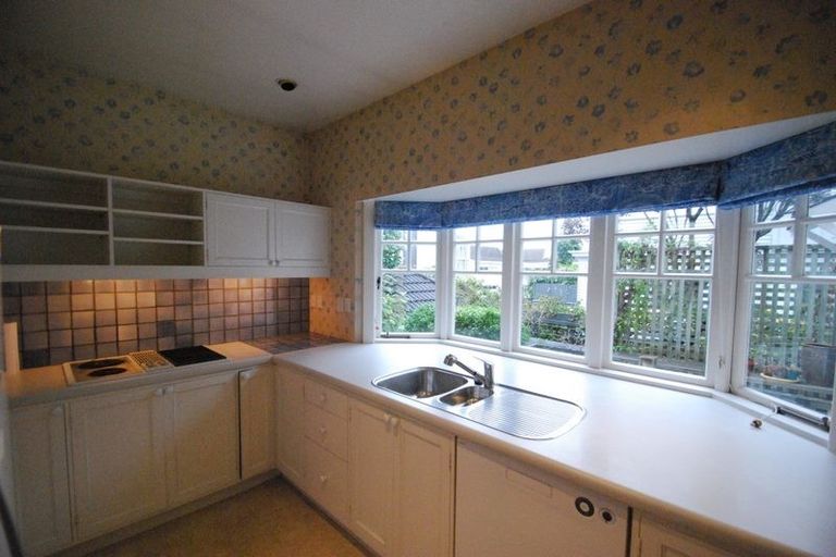 Photo of property in 19 Fitzherbert Terrace, Thorndon, Wellington, 6011