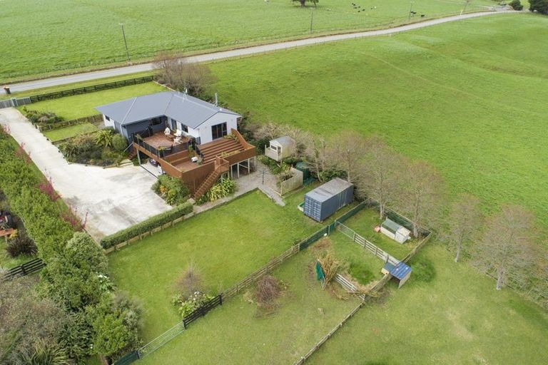 Photo of property in 88 Tokomaru Road East, Tokomaru, Palmerston North, 4474