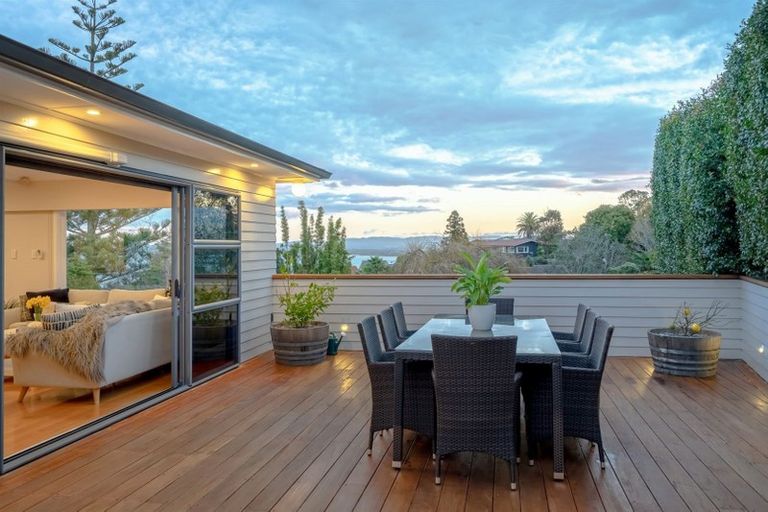 Photo of property in 5 Sea Vista Avenue, Beach Haven, Auckland, 0626