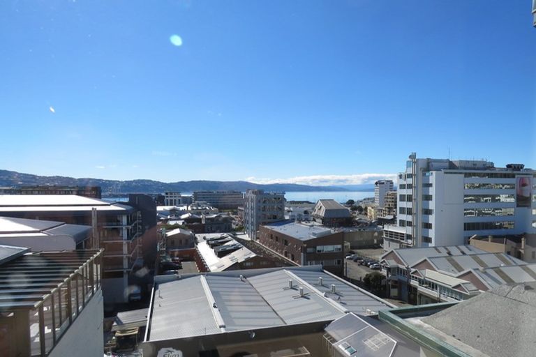 Photo of property in De Vere Apartments, 2/23 Tennyson Street, Te Aro, Wellington, 6011