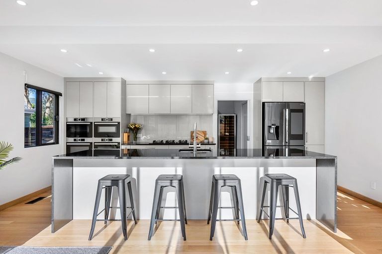 Photo of property in 28 Orr Crescent, Hutt Central, Lower Hutt, 5011