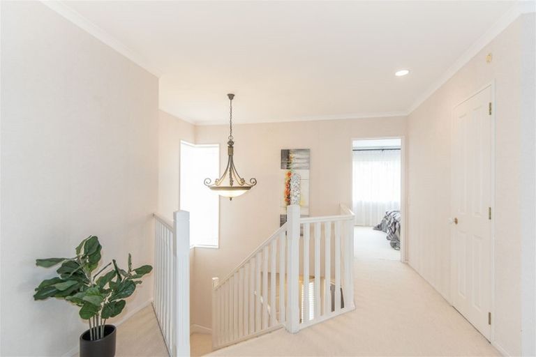 Photo of property in 18 Santa Ana Drive, Dannemora, Auckland, 2016