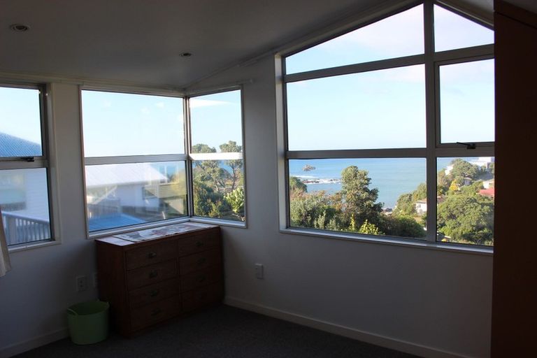Photo of property in 19 Milne Terrace, Island Bay, Wellington, 6023
