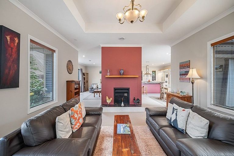 Photo of property in 18 Milesbrook Close, Rangiora, 7400