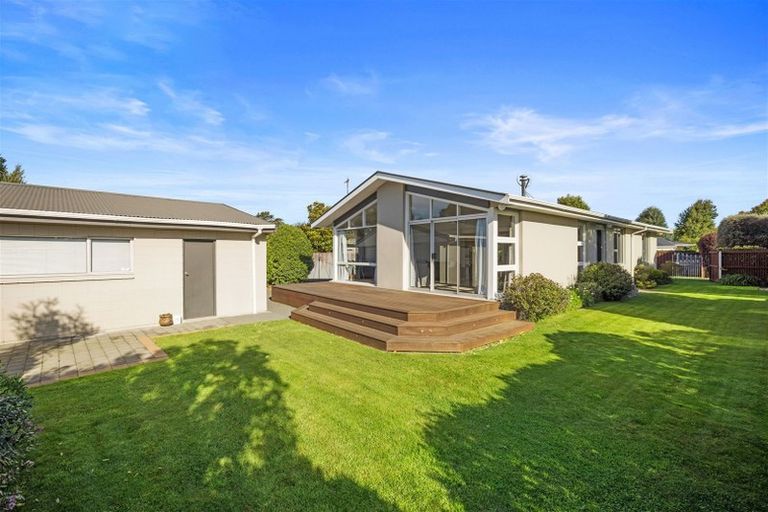 Photo of property in 24 Bucknell Street, Sockburn, Christchurch, 8042