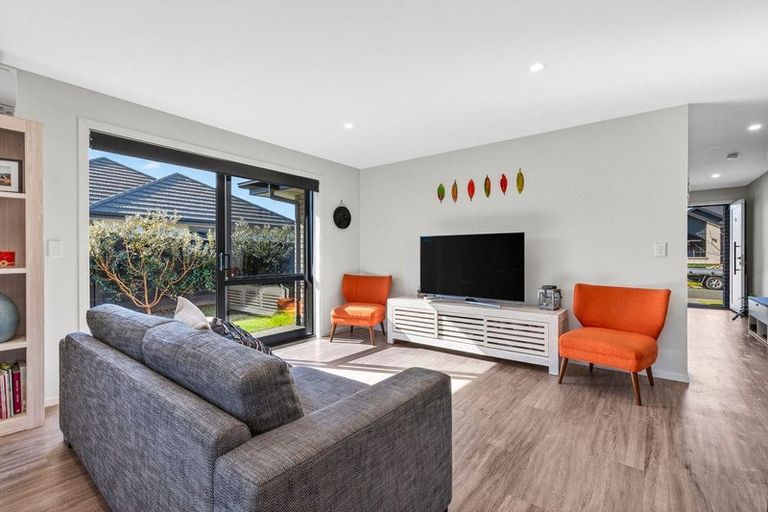 Photo of property in 14 Webber Street, Cambridge, 3434