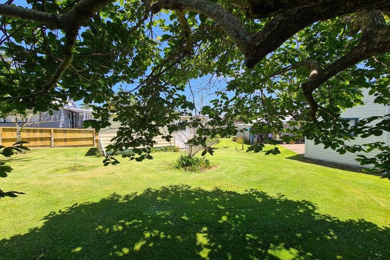 Photo of property in 68 Watt Street, Coromandel, 3506