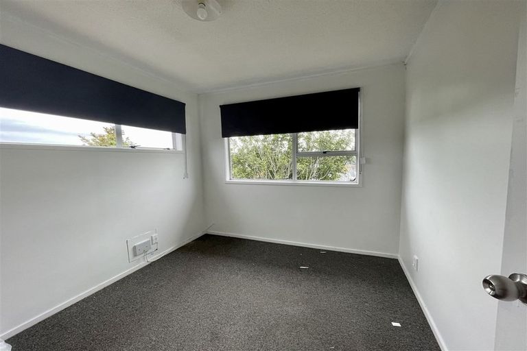 Photo of property in 18 Pankhurst Place, Sunnyvale, Auckland, 0612