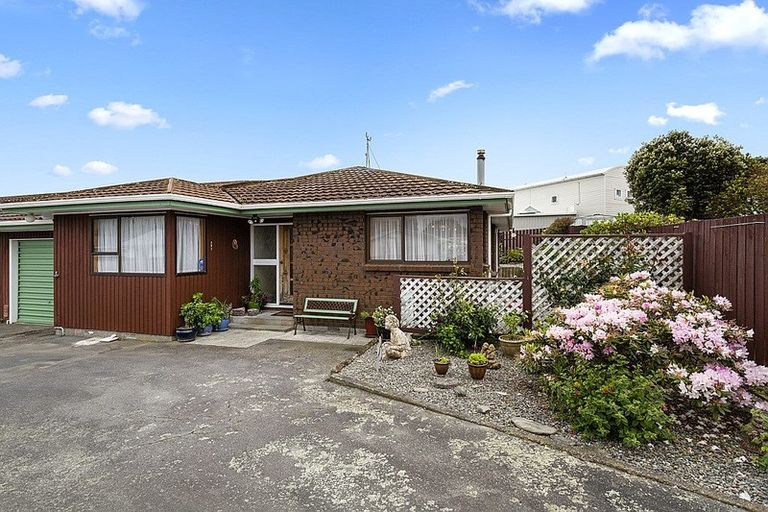 Photo of property in 66c Main Road, Titahi Bay, Porirua, 5022