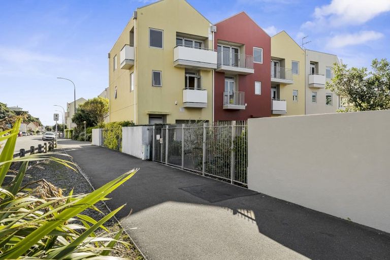 Photo of property in Marrakech Cafe, 91/305 Evans Bay Parade, Hataitai, Wellington, 6021