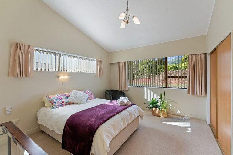 Photo of property in 4 Sunny Glen, Waikanae, 5036