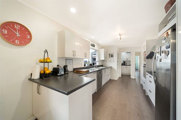 Photo of property in 127a Swanson Road, Henderson, Auckland, 0610