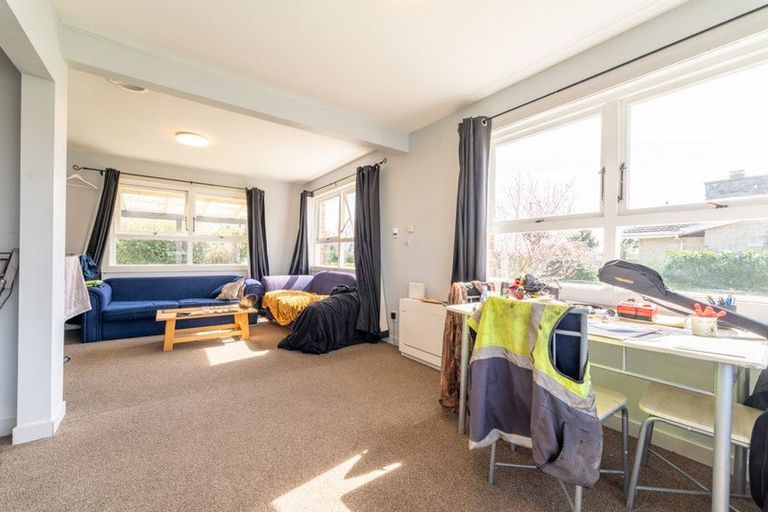 Photo of property in 2 North Street, Winchester, 7985