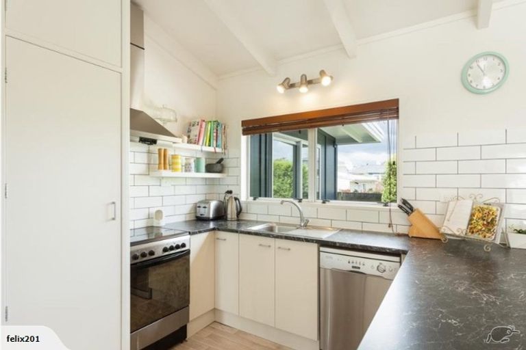 Photo of property in 4 Leander Street, Mount Maunganui, 3116