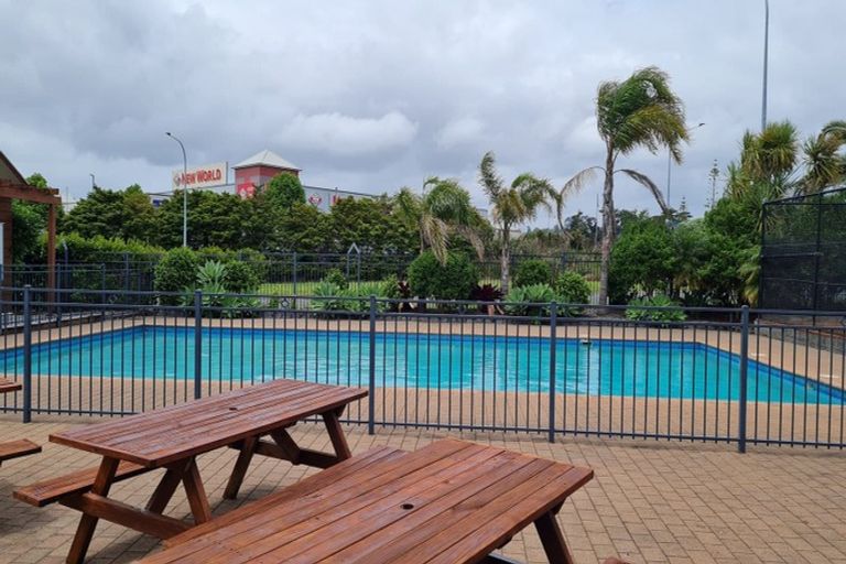 Photo of property in 15 Opito Way, East Tamaki, Auckland, 2013