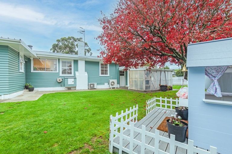 Photo of property in 10 Paterson Street, Pahiatua, 4910