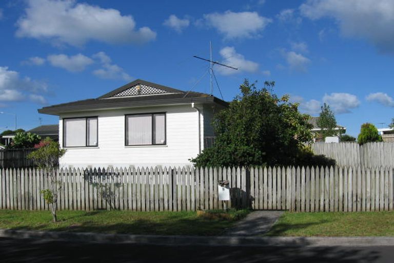 Photo of property in 5 Wren Place, Unsworth Heights, Auckland, 0632