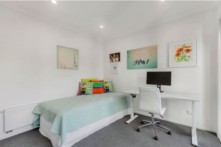 Photo of property in 8 The Track, Plimmerton, Porirua, 5026