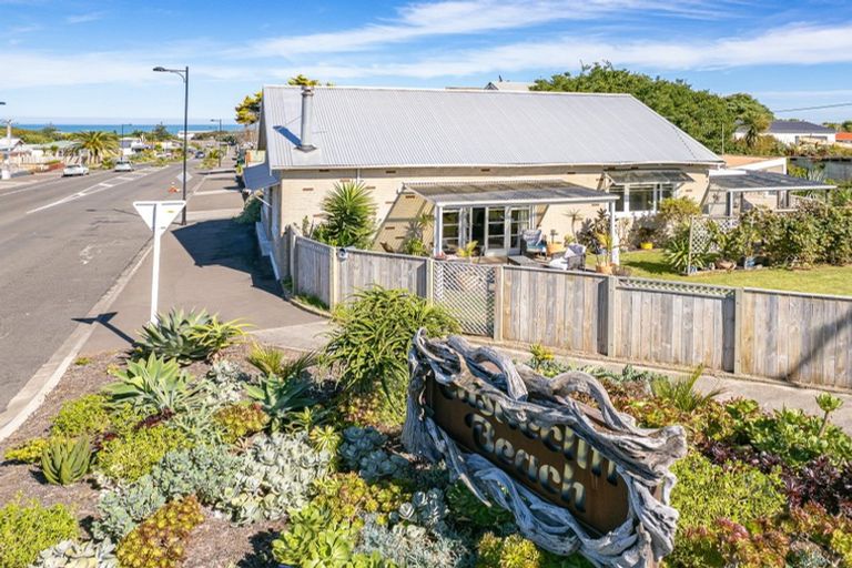 Photo of property in 35 Rangiora Street, Castlecliff, Whanganui, 4501