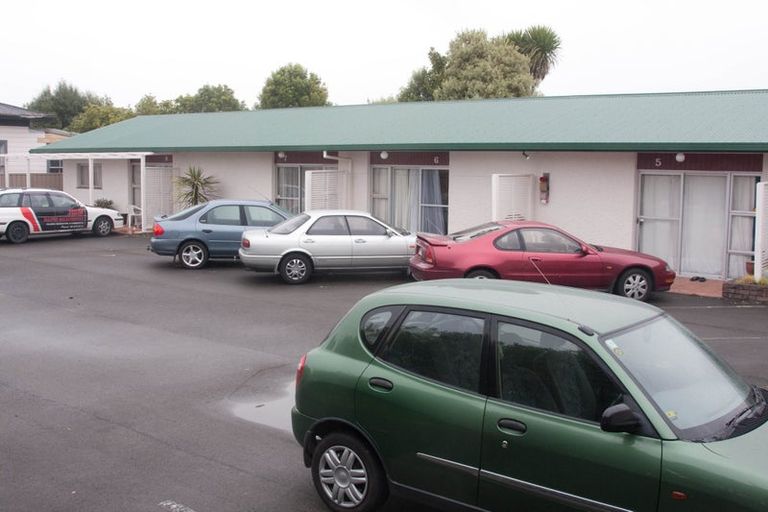 Photo of property in 120 Maddison Street, Akina, Hastings, 4122