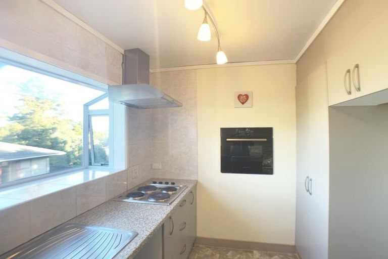 Photo of property in 11 Gladys Avenue, Glenfield, Auckland, 0629