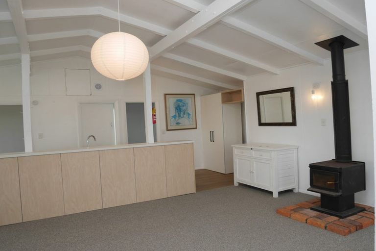 Photo of property in 25 Hemara Street, Waikanae Beach, Waikanae, 5036