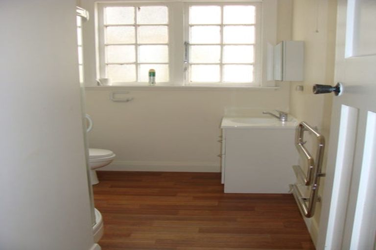 Photo of property in 11 Plunket Street, Kelburn, Wellington, 6012