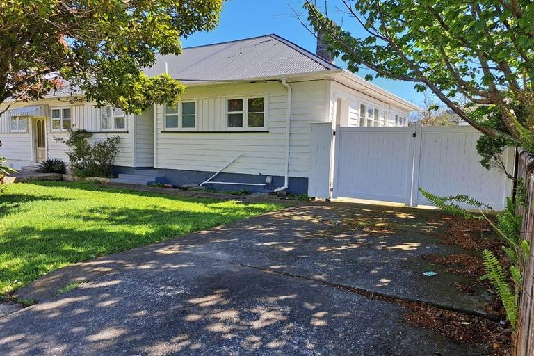 Photo of property in 87 Reynolds Street, Taita, Lower Hutt, 5011
