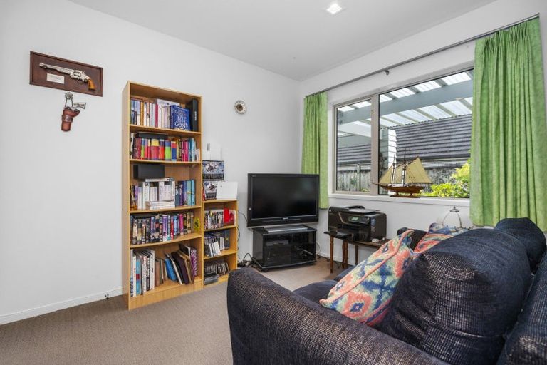 Photo of property in 10 Waiora Place, Pyes Pa, Tauranga, 3112