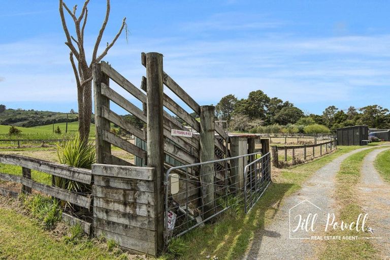 Photo of property in 32 Franklin Road, Paparoa, 0571
