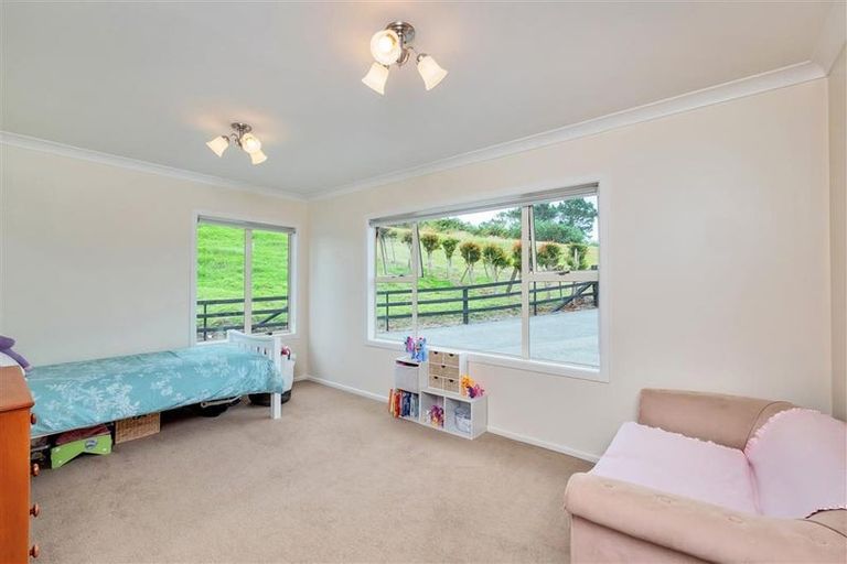 Photo of property in 170 Gatfield Road, Kaukapakapa, 0873