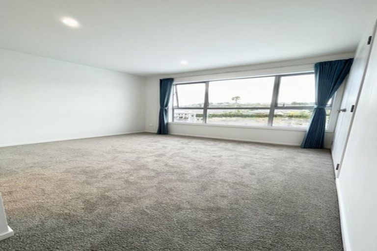 Photo of property in 10/10 Vinifera Place, Fairview Heights, Auckland, 0632