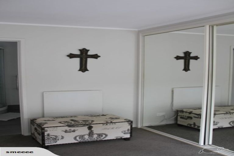 Photo of property in 43 Sharon Road, Waiake, Auckland, 0630