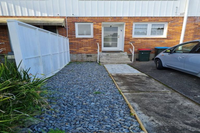 Photo of property in 6/5 Aratonga Avenue, Greenlane, Auckland, 1051