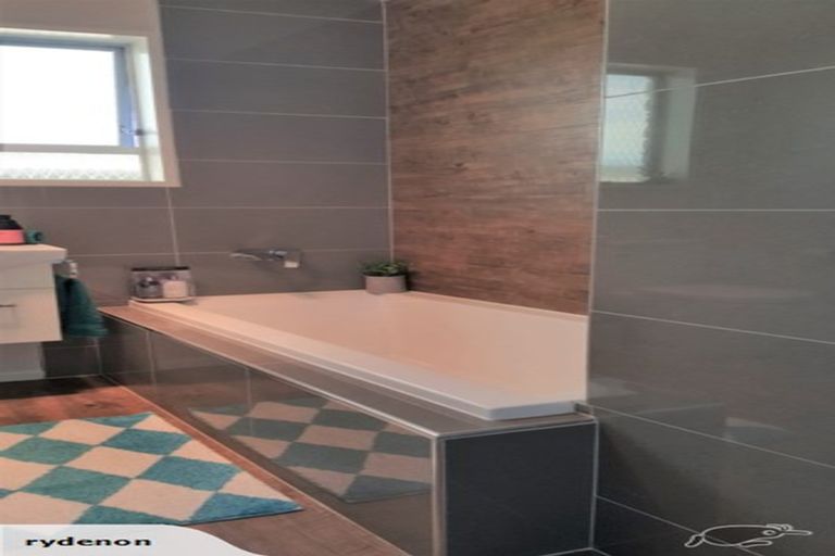 Photo of property in 16b Royal Crescent, Saint Kilda, Dunedin, 9012