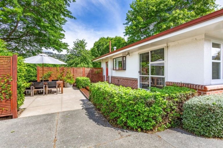 Photo of property in 12 Remuera Avenue, Cashmere, Christchurch, 8022