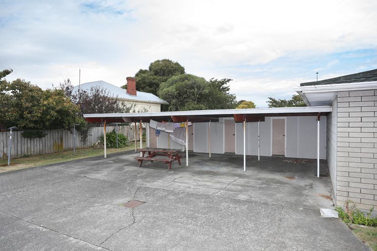 Photo of property in 2/297 Ruahine Street, Terrace End, Palmerston North, 4410