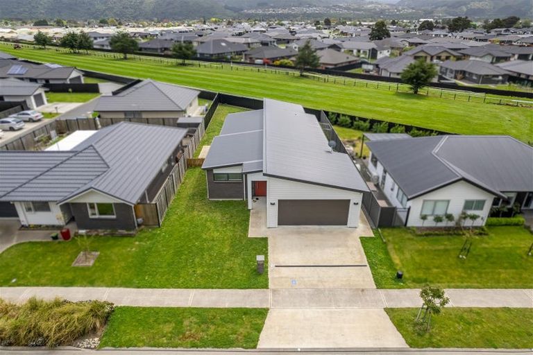 Photo of property in 8 Whitten Way, Wallaceville, Upper Hutt, 5018