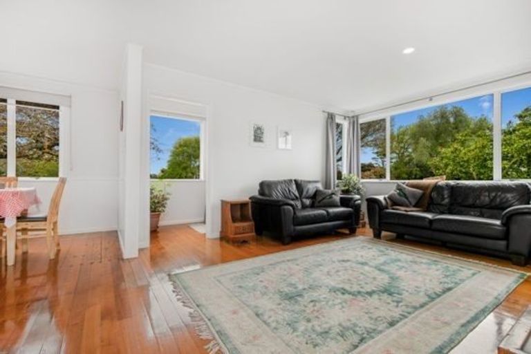 Photo of property in 31 Village Way, Ardmore, Papakura, 2582