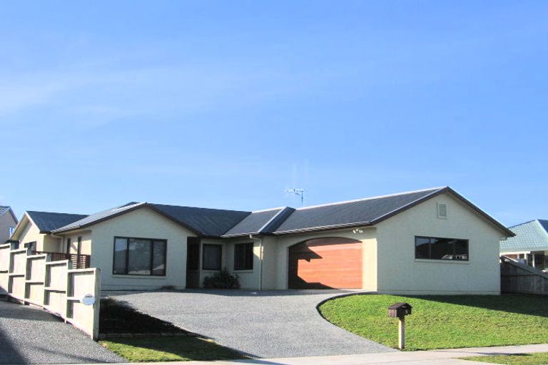 Photo of property in 5 Thistlewood Avenue, Hamilton East, Hamilton, 3216