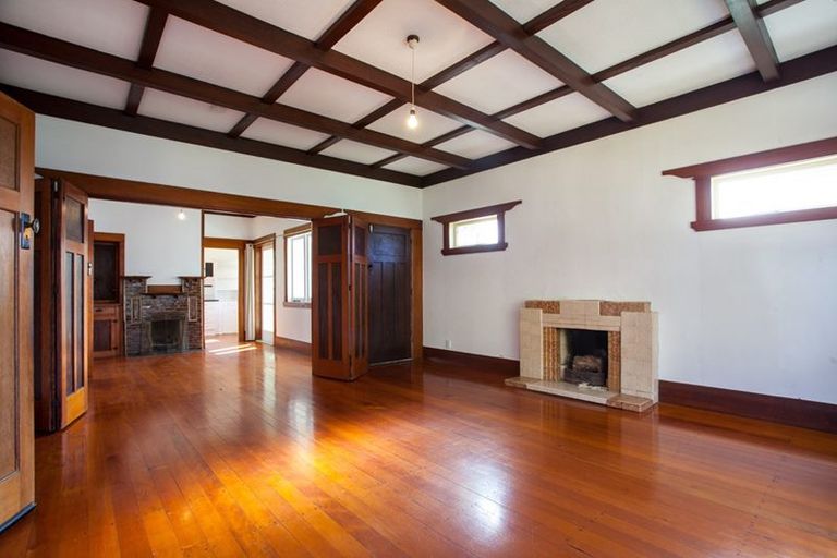 Photo of property in 49 Maungakiekie Avenue, Greenlane, Auckland, 1051